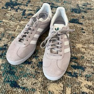 Adidas Gazelle. Light gray/lavender. Worn 1x